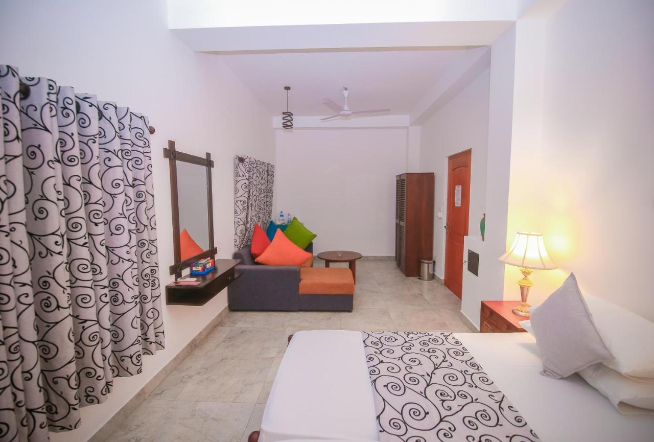 Villa Paradise Хиккадува Экстерьер фото