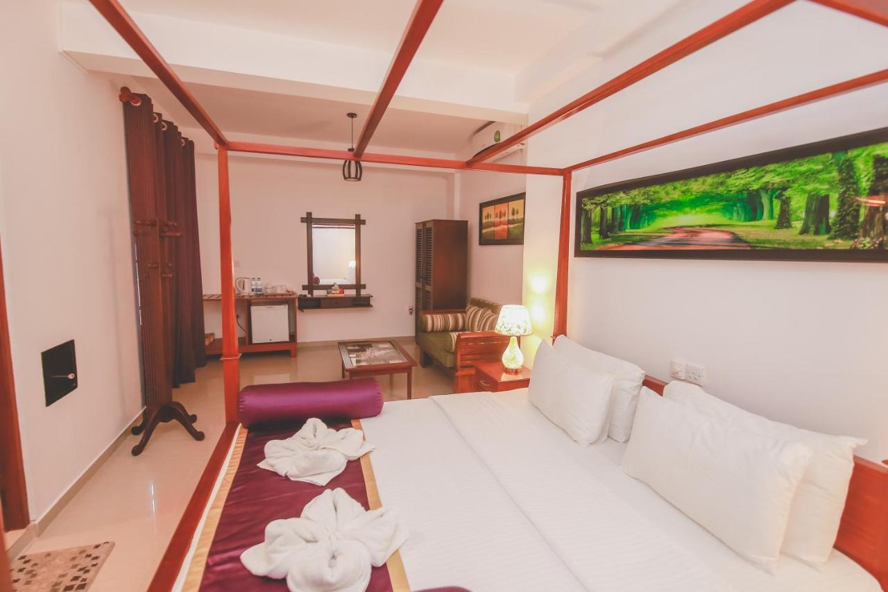 Villa Paradise Хиккадува Экстерьер фото