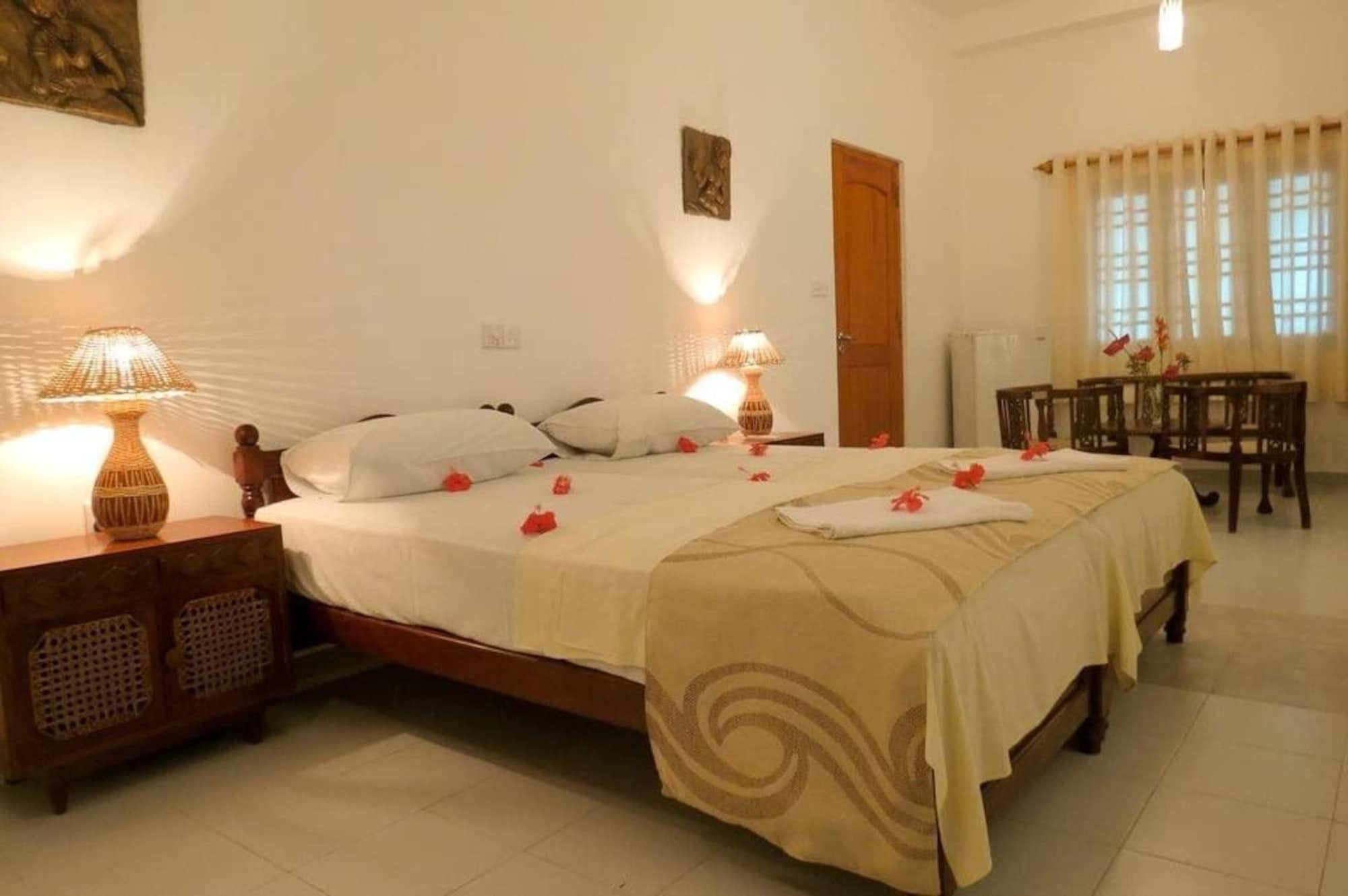 Villa Paradise Хиккадува Экстерьер фото